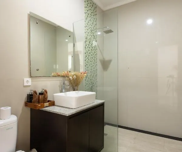 Bali Voyage Villa